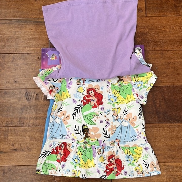Disney Princess 4 Pack Tee Size 3T - Picture 3 of 5